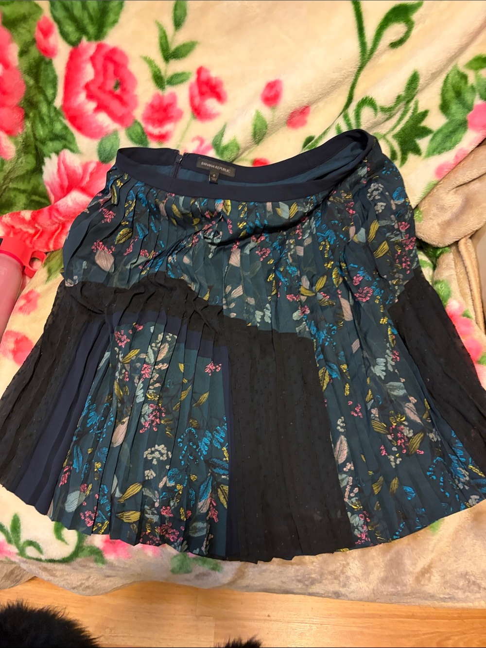 Banana Republic Navy Floral Pleated Skirt